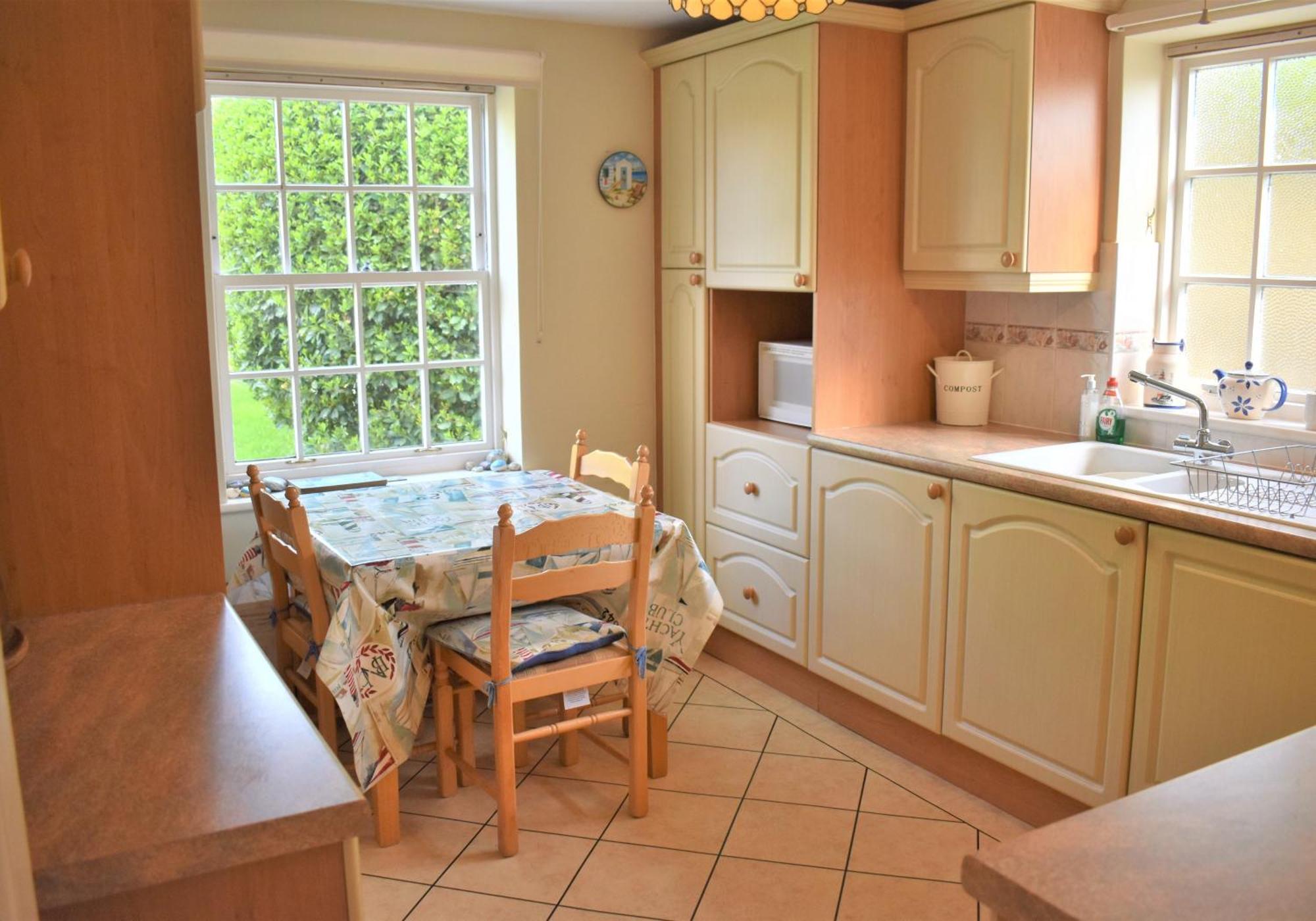 Georgian 2 Bedroom Apartment In Chichester With Free Parking - Chichester Holiday Properties Exteriér fotografie