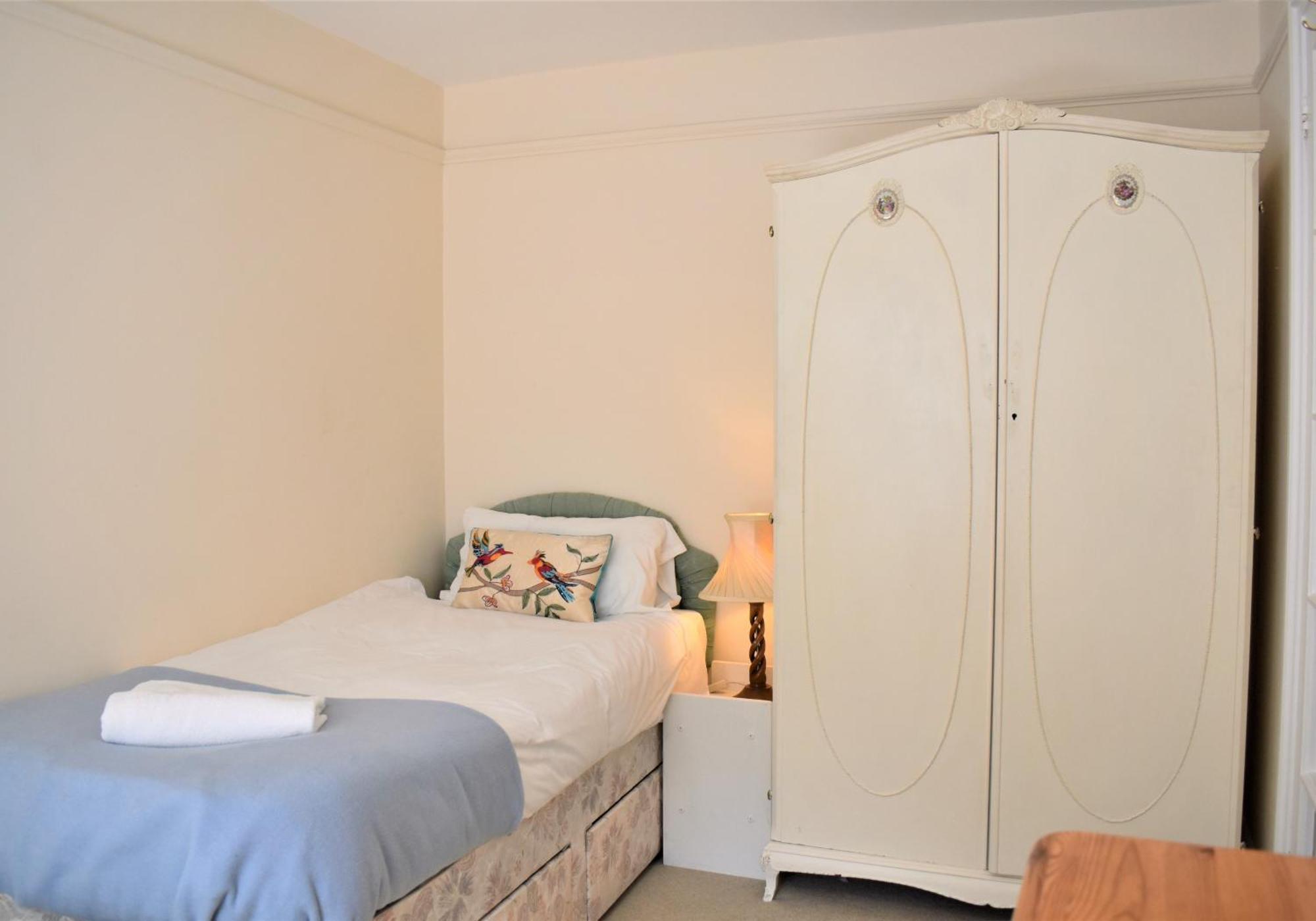 Georgian 2 Bedroom Apartment In Chichester With Free Parking - Chichester Holiday Properties Exteriér fotografie