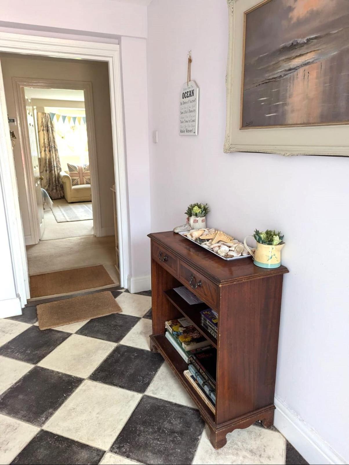 Georgian 2 Bedroom Apartment In Chichester With Free Parking - Chichester Holiday Properties Exteriér fotografie