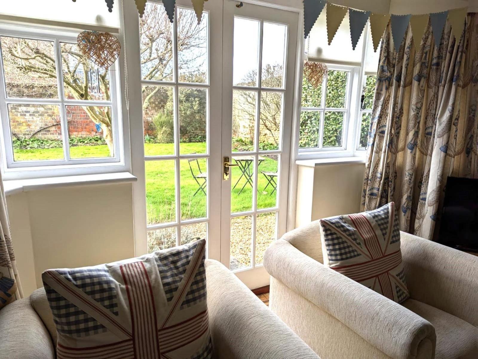 Georgian 2 Bedroom Apartment In Chichester With Free Parking - Chichester Holiday Properties Exteriér fotografie