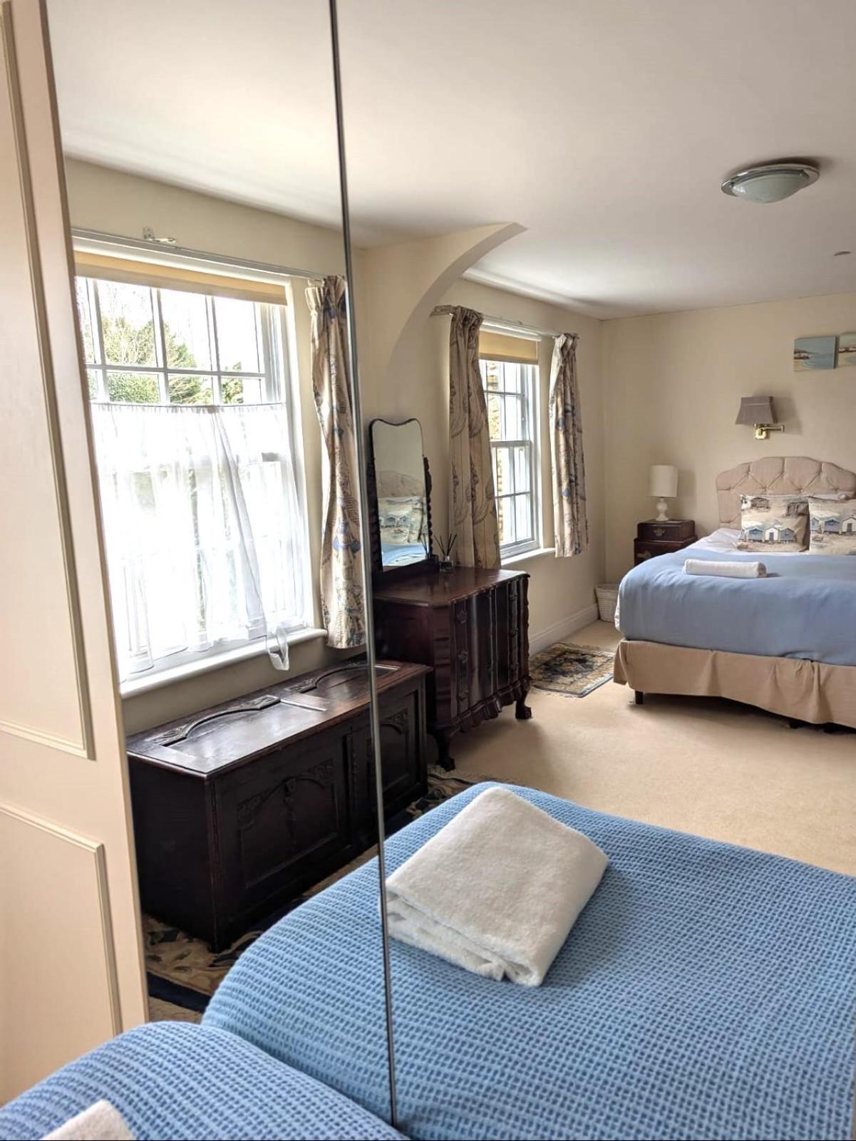 Georgian 2 Bedroom Apartment In Chichester With Free Parking - Chichester Holiday Properties Exteriér fotografie